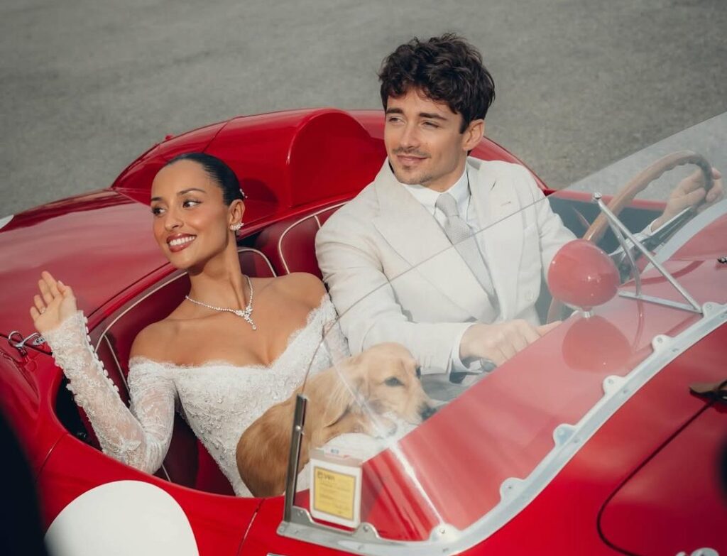 Detalhes do Vestido de Noiva de Alexandra Saint Mleux no Casamento com Charles Leclerc O-que-chamou-atencao-no-vestido-da-noiva-de-charles-leclerc/